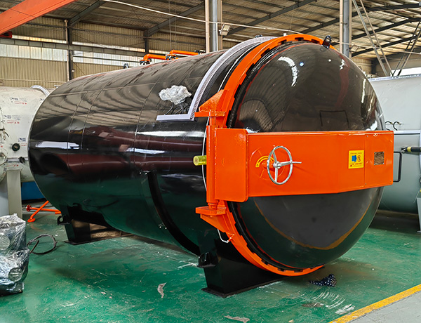 碳纤维羽毛球拍热压罐